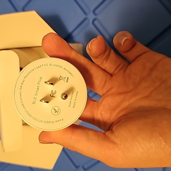 Smart Plugs - Picture 3 of 4